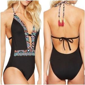 NWT La Blanca halter top one-piece swimsuit